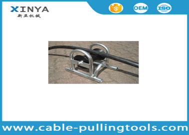 ワイヤー ロープのまっすぐなタイプ地下ケーブルは地下ケーブルの引きのためのケーブルのローラーに用具を使います