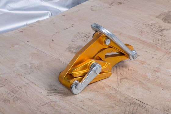 購入 Lightweight Aluminum Alloy Power Cable Clamp with Secure Grip Design and Weather Resistant for 40kN Load Capacity online manufacture