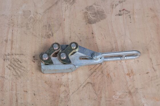 購入 耐久性50~70mm2のアースワイヤの緊張クリップ,20~30kNの負荷容量と高速カムロック online manufacture