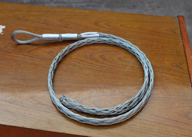 鋼鉄材料が付いているグリップを引っ張る単一の目によって電流を通されるケーブル