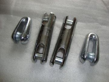 用具の旋回装置をひもでつなぐ送電線はケーブル コネクタをつなぎます