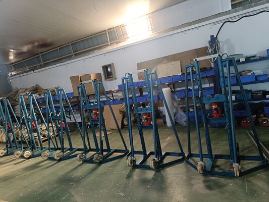 高強度スチールフレームと高さ調整設計を備えた5トン油圧ケーブルドラムジャッキスタンド、高耐久電力線ケーブルリール持ち上げ用