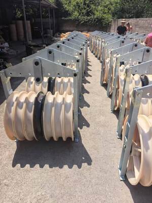508 ～ 916mm 大径 20 ～ 150kN 定格荷重 7 シーブ MC ナイロン ストリング ブロック 送電線ケーブル牽引用