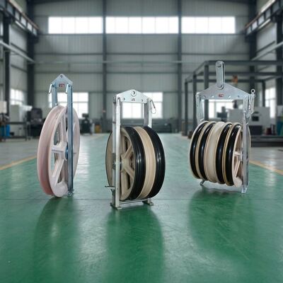 916mm 直径 20-150kN 定位負荷 MC ナイロンシブストリングブロックと電源ラインの設置のためのケーブル引くブロック